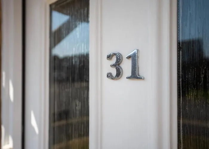 Hoskins House By Horizon Holiday home *